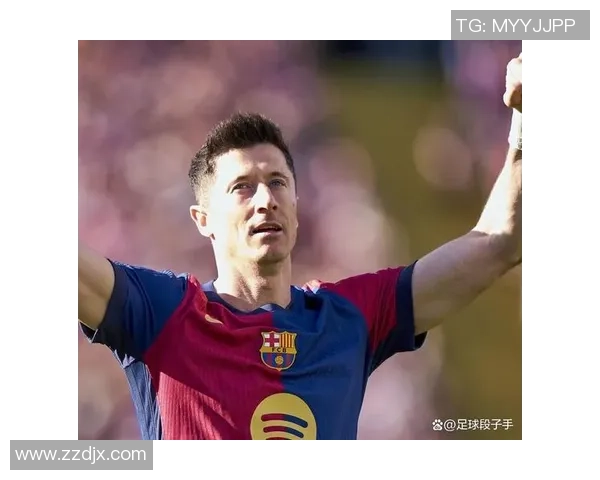 足球巨星莱万多夫斯基的辉煌职业生涯与成就简介